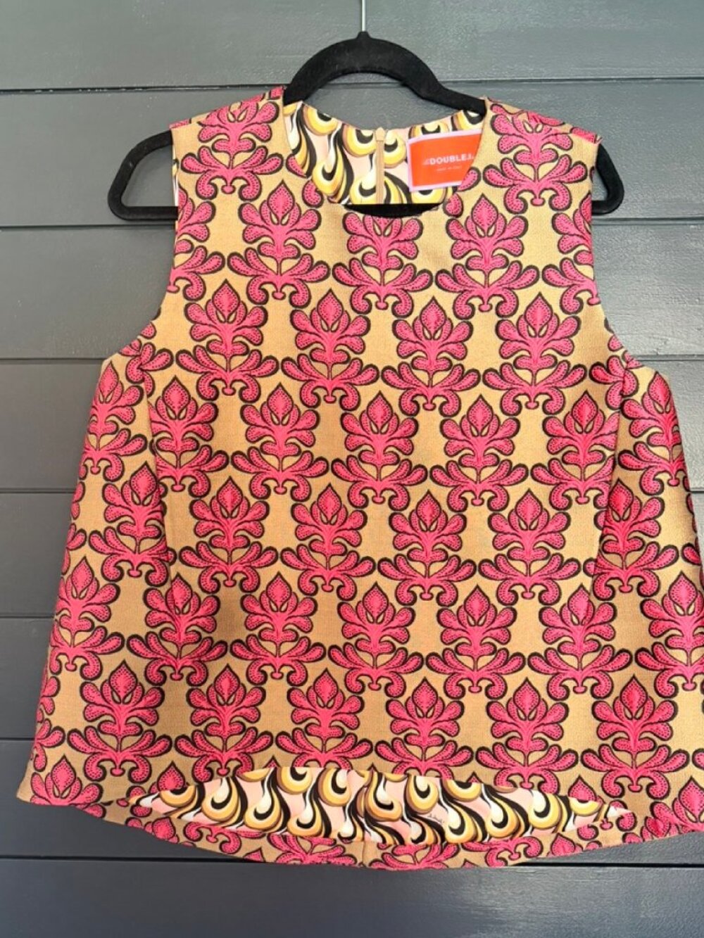 LA DoubleJ Pink and Gold Patterned Sleeveless Top and Wide-Leg Pants Set - Picture 8 of 12